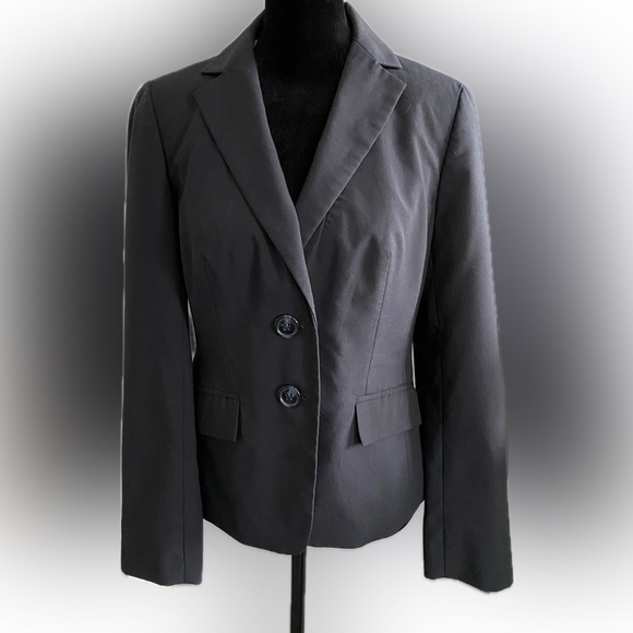 Ann Taylor Wool Blend Blazer/Suit Jacket Size 6P - EUC - Picture 1 of 6